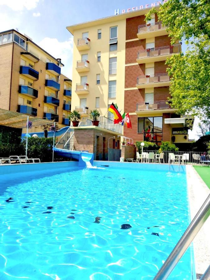 Club Hotel Residence チェゼナーティコ エクステリア 写真