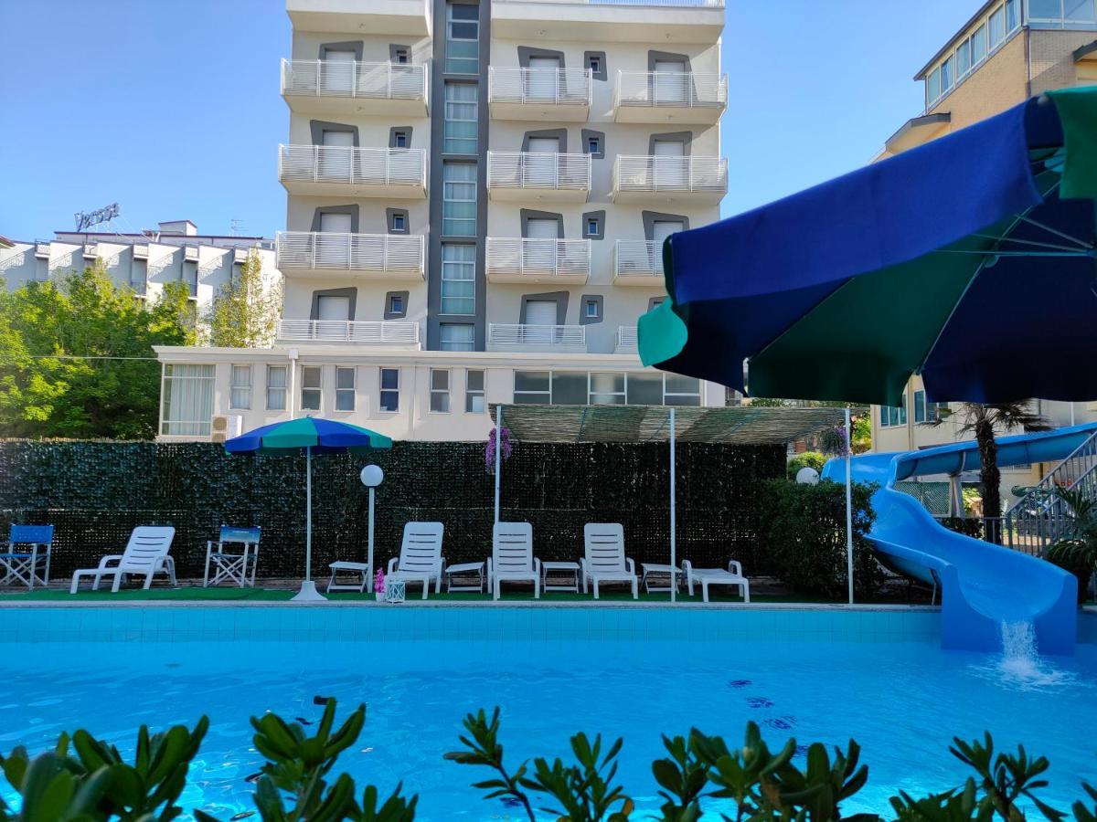 Club Hotel Residence チェゼナーティコ エクステリア 写真
