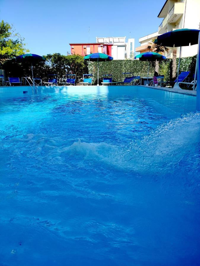 Club Hotel Residence チェゼナーティコ エクステリア 写真