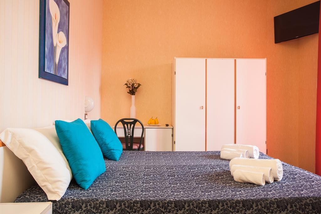 Club Hotel Residence チェゼナーティコ 部屋 写真