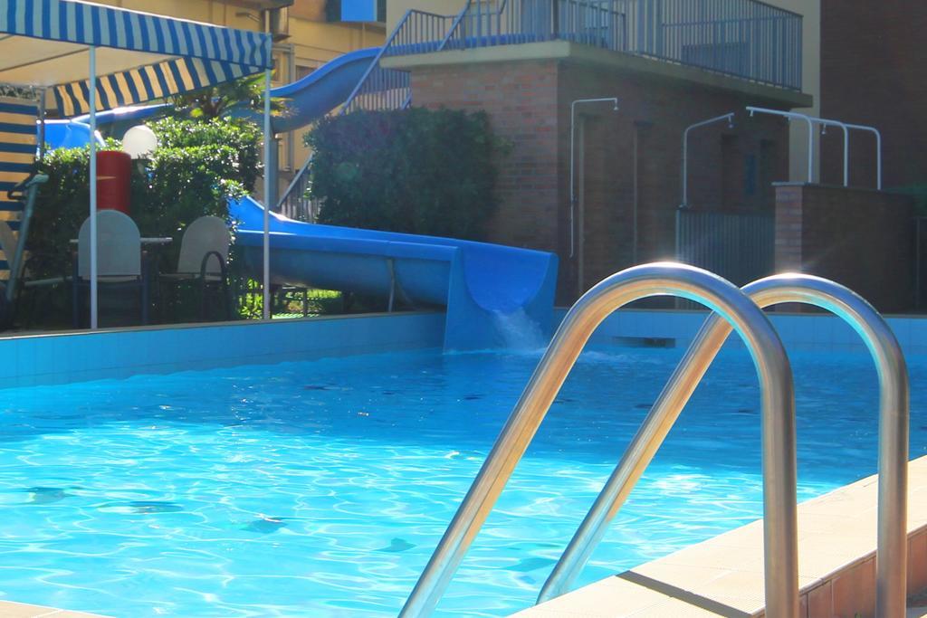 Club Hotel Residence チェゼナーティコ エクステリア 写真
