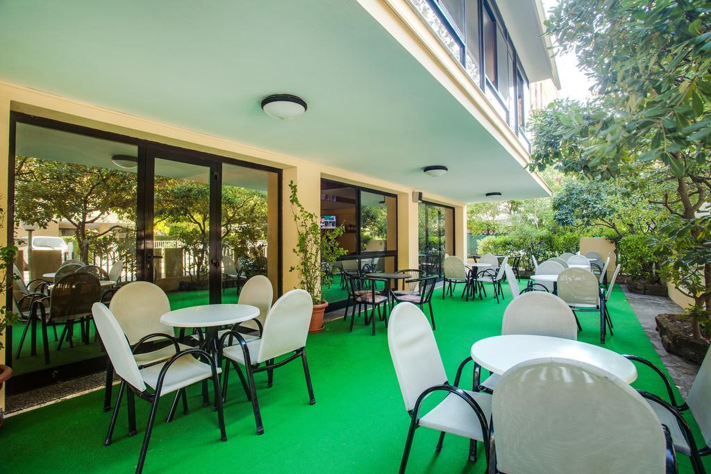 Club Hotel Residence チェゼナーティコ エクステリア 写真
