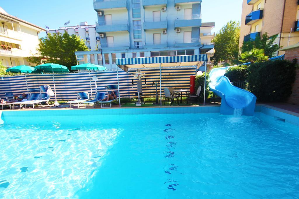 Club Hotel Residence チェゼナーティコ エクステリア 写真