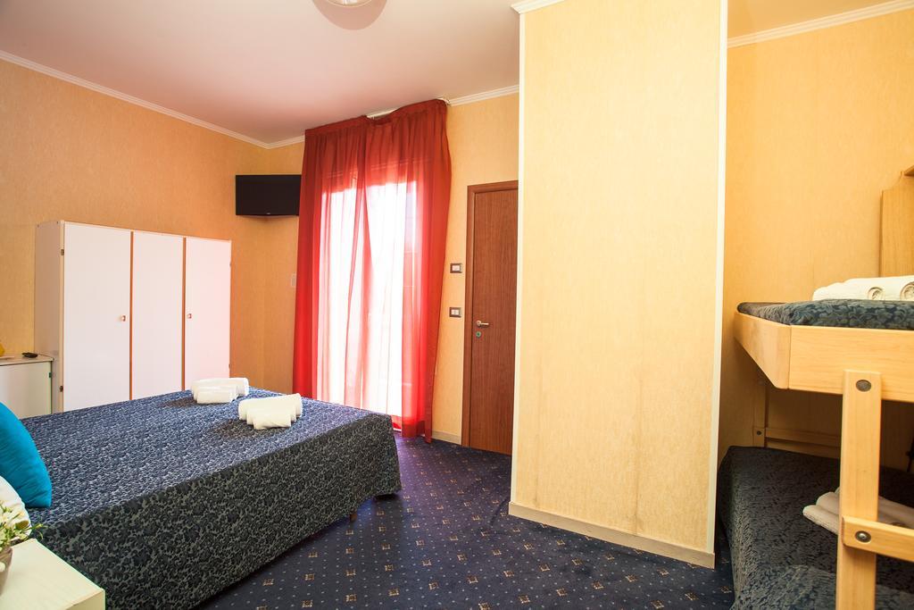 Club Hotel Residence チェゼナーティコ エクステリア 写真